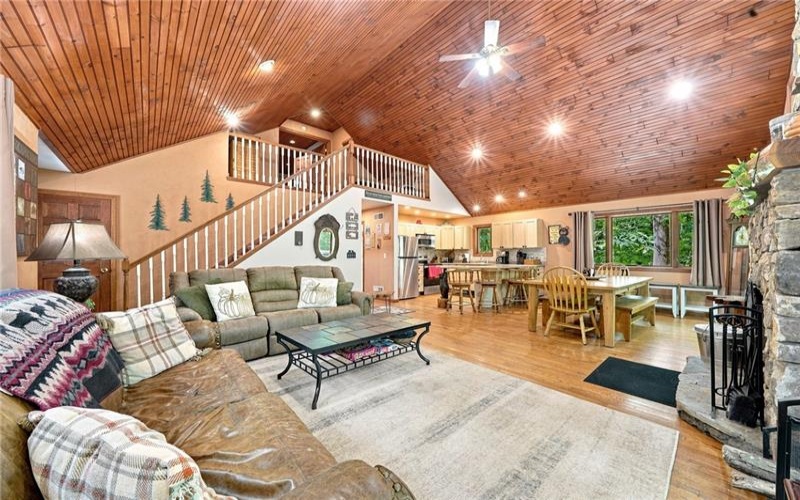 818 Camp Run Road, Jones Mills, 15646, 3 Bedroom Bedrooms, 10 Room Rooms,4 BathroomBathrooms,Residential,For Sale,Camp Run Road,1772340