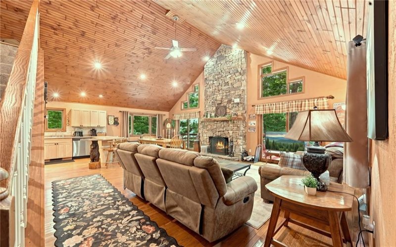 818 Camp Run Road, Jones Mills, 15646, 3 Bedroom Bedrooms, 10 Room Rooms,4 BathroomBathrooms,Residential,For Sale,Camp Run Road,1772340