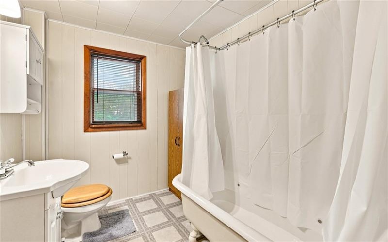 1220 Main Street, Windber, 15963, 6 Bedrooms Bedrooms, ,2 BathroomsBathrooms,Residential,For Sale,Main Street,1772702