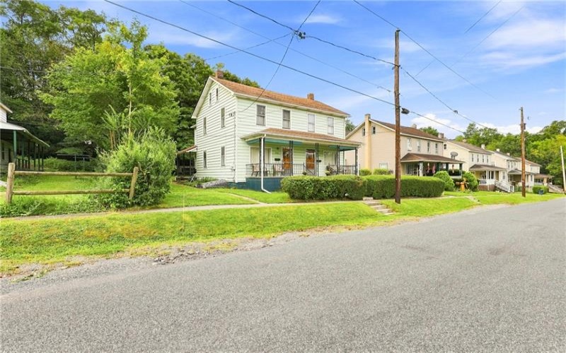 1220 Main Street, Windber, 15963, 6 Bedrooms Bedrooms, ,2 BathroomsBathrooms,Residential,For Sale,Main Street,1772702
