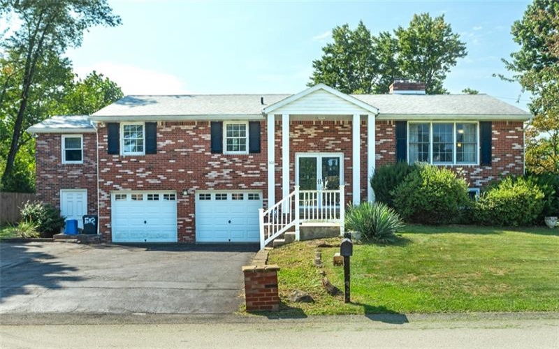 502 Saint Thomas Drive, Greensburg, 15601, 5 Bedroom Bedrooms, 10 Room Rooms,2.1 BathroomBathrooms,Residential,For Sale,Saint Thomas Drive,1772727