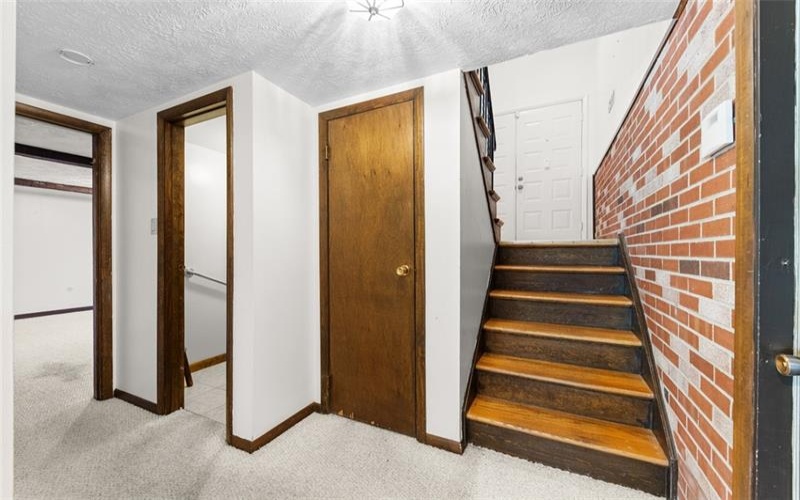 502 Saint Thomas Drive, Greensburg, 15601, 5 Bedroom Bedrooms, 10 Room Rooms,2.1 BathroomBathrooms,Residential,For Sale,Saint Thomas Drive,1772727