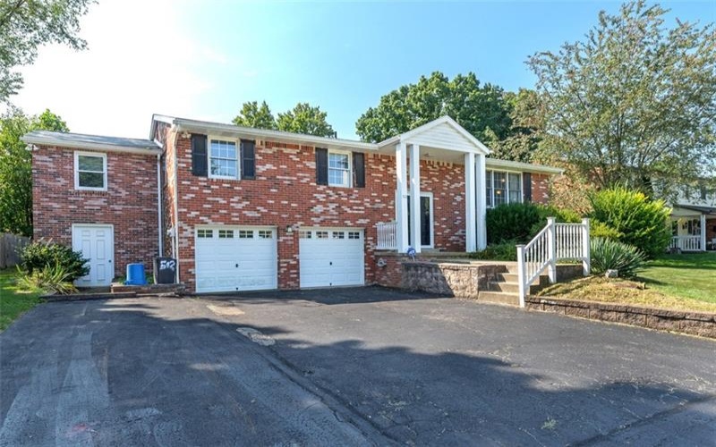 502 Saint Thomas Drive, Greensburg, 15601, 5 Bedroom Bedrooms, 10 Room Rooms,2.1 BathroomBathrooms,Residential,For Sale,Saint Thomas Drive,1772727