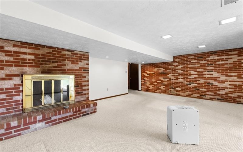 502 Saint Thomas Drive, Greensburg, 15601, 5 Bedroom Bedrooms, 10 Room Rooms,2.1 BathroomBathrooms,Residential,For Sale,Saint Thomas Drive,1772727