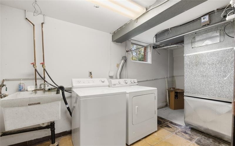 502 Saint Thomas Drive, Greensburg, 15601, 5 Bedroom Bedrooms, 10 Room Rooms,2.1 BathroomBathrooms,Residential,For Sale,Saint Thomas Drive,1772727