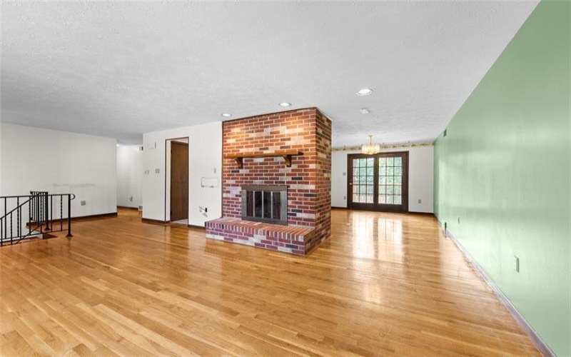 502 Saint Thomas Drive, Greensburg, 15601, 5 Bedroom Bedrooms, 10 Room Rooms,2.1 BathroomBathrooms,Residential,For Sale,Saint Thomas Drive,1772727