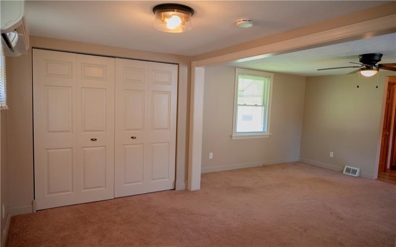 220 2nd Street, Slickville, 15684, 2 Bedroom Bedrooms, 6 Room Rooms,1 BathroomBathrooms,Residential,For Sale,2nd Street,1773019