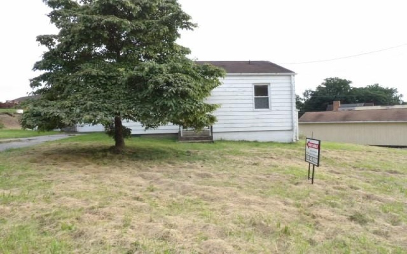 716 Demuth Street, Johnstown, 15904, 2 Bedroom Bedrooms, 4 Room Rooms,1 BathroomBathrooms,Residential,For Sale,Demuth Street,1773030