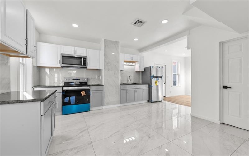 435 Broadway St, Scottdale, 15683, 4 Bedroom Bedrooms, ,2.1 BathroomBathrooms,Residential,For Sale,Broadway St,1758665