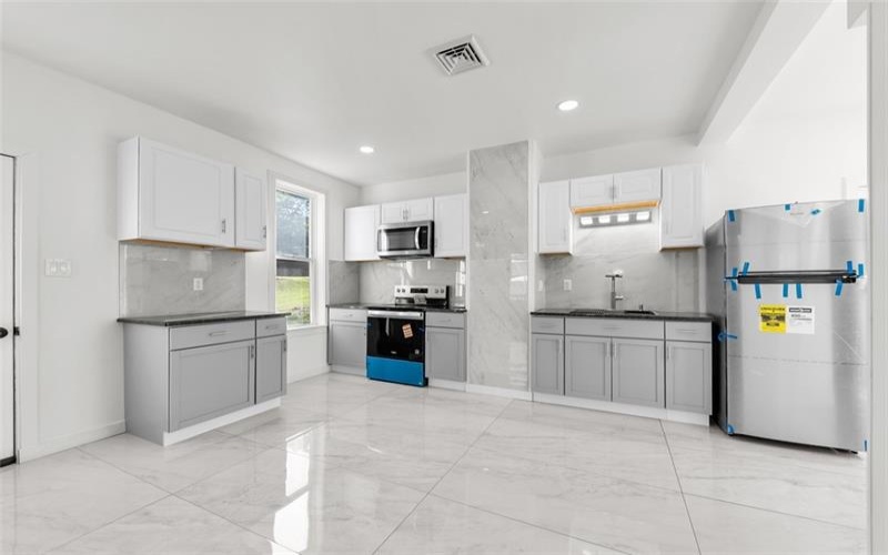 435 Broadway St, Scottdale, 15683, 4 Bedroom Bedrooms, ,2.1 BathroomBathrooms,Residential,For Sale,Broadway St,1758665