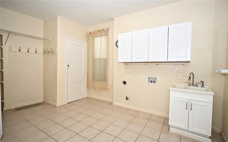 310 6th St, Monongahela, 15063, 3 Bedroom Bedrooms, 7 Room Rooms,2 BathroomBathrooms,Residential,For Sale,6th St,1771016