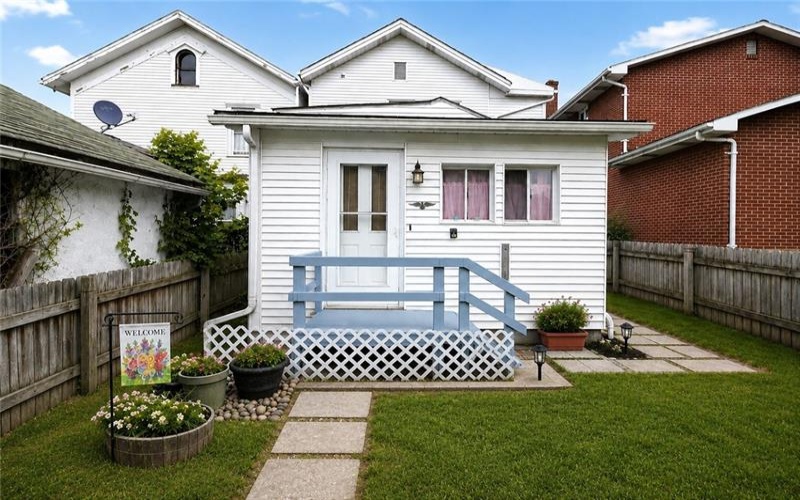 310 6th St, Monongahela, 15063, 3 Bedroom Bedrooms, 7 Room Rooms,2 BathroomBathrooms,Residential,For Sale,6th St,1771016