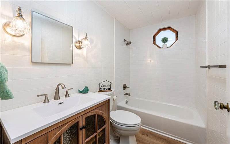 40 Viewmont Drive, Latrobe, 15650, 3 Bedroom Bedrooms, 8 Room Rooms,1 BathroomBathrooms,Residential,For Sale,Viewmont Drive,1772777