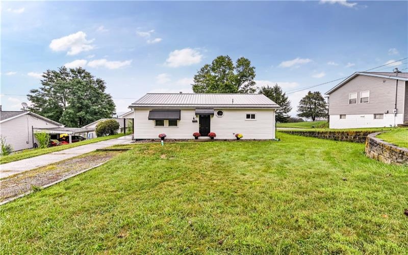 40 Viewmont Drive, Latrobe, 15650, 3 Bedroom Bedrooms, 8 Room Rooms,1 BathroomBathrooms,Residential,For Sale,Viewmont Drive,1772777