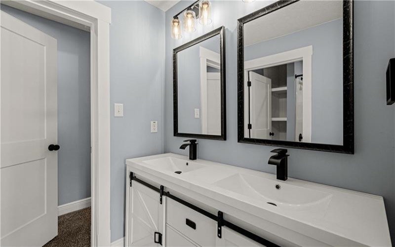 167 Washington Pike, Avella, 15312, 4 Bedroom Bedrooms, 10 Room Rooms,2.1 BathroomBathrooms,Residential,For Sale,Washington Pike,1773052