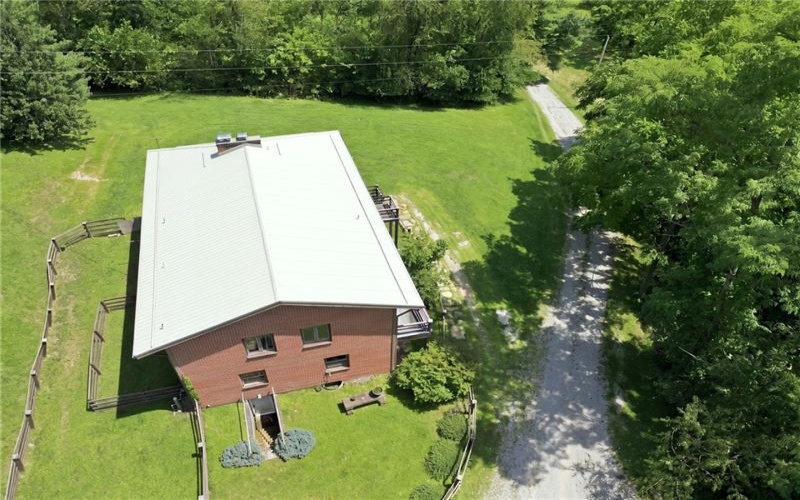 264 Stewart Run Rd, Waynesburg, 15370, 3 Bedroom Bedrooms, 9 Room Rooms,2.1 BathroomBathrooms,Residential,For Sale,Stewart Run Rd,1773089