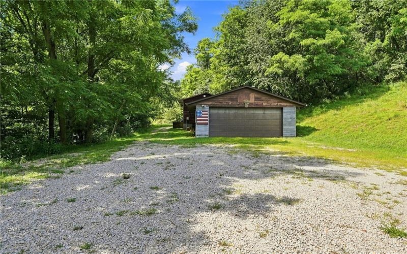 264 Stewart Run Rd, Waynesburg, 15370, 3 Bedroom Bedrooms, 9 Room Rooms,2.1 BathroomBathrooms,Residential,For Sale,Stewart Run Rd,1773089