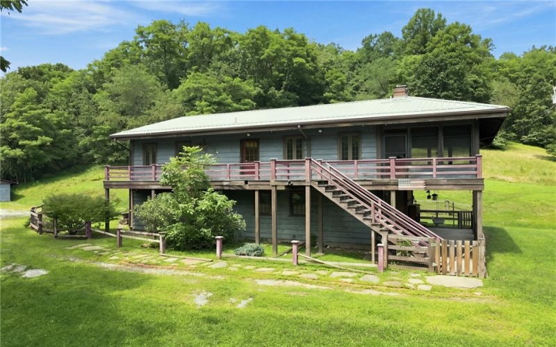 264 Stewart Run Rd, Waynesburg, 15370, 3 Bedroom Bedrooms, 9 Room Rooms,2.1 BathroomBathrooms,Residential,For Sale,Stewart Run Rd,1773089