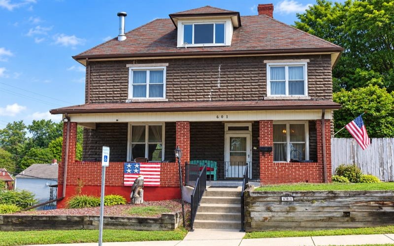 601 6th STREET, Trafford, 15085, 3 Bedroom Bedrooms, ,1.1 BathroomBathrooms,Residential,For Sale,6th,1773136
