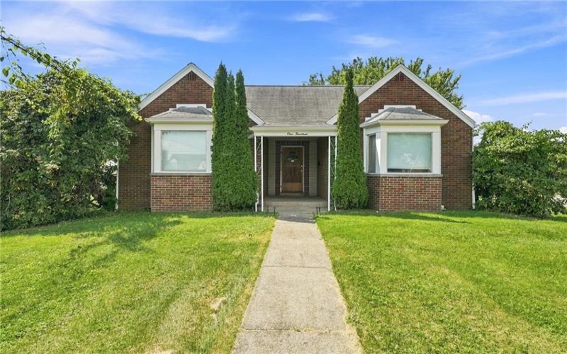 114 Jefferson Dr, Lower Burrell, 15068, 3 Bedroom Bedrooms, 8 Room Rooms,2 BathroomBathrooms,Residential,For Sale,Jefferson Dr,1773159