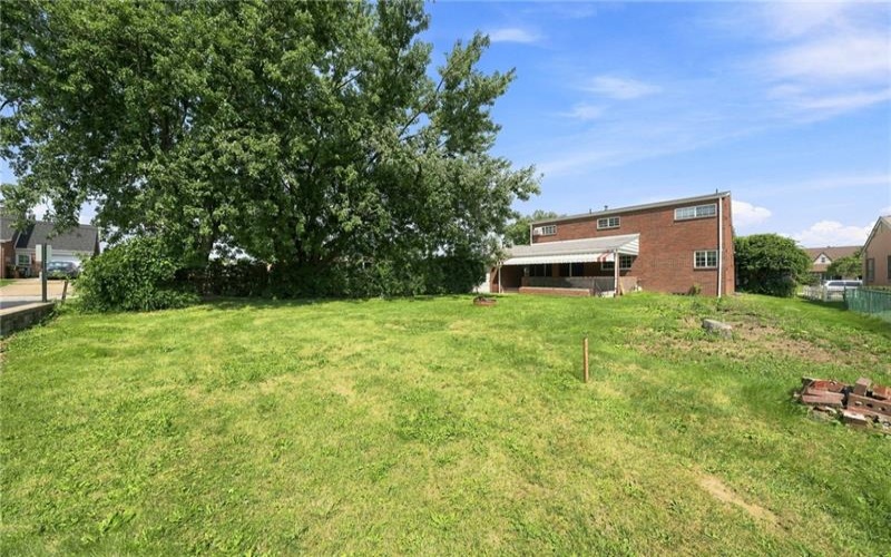 114 Jefferson Dr, Lower Burrell, 15068, 3 Bedroom Bedrooms, 8 Room Rooms,2 BathroomBathrooms,Residential,For Sale,Jefferson Dr,1773159