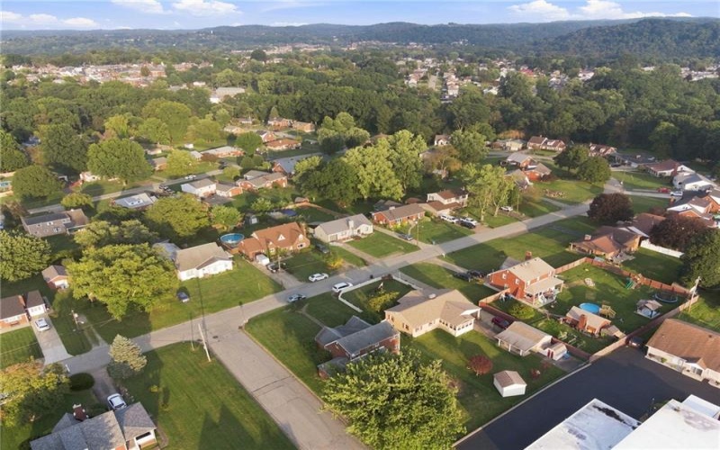 114 Jefferson Dr, Lower Burrell, 15068, 3 Bedroom Bedrooms, 8 Room Rooms,2 BathroomBathrooms,Residential,For Sale,Jefferson Dr,1773159