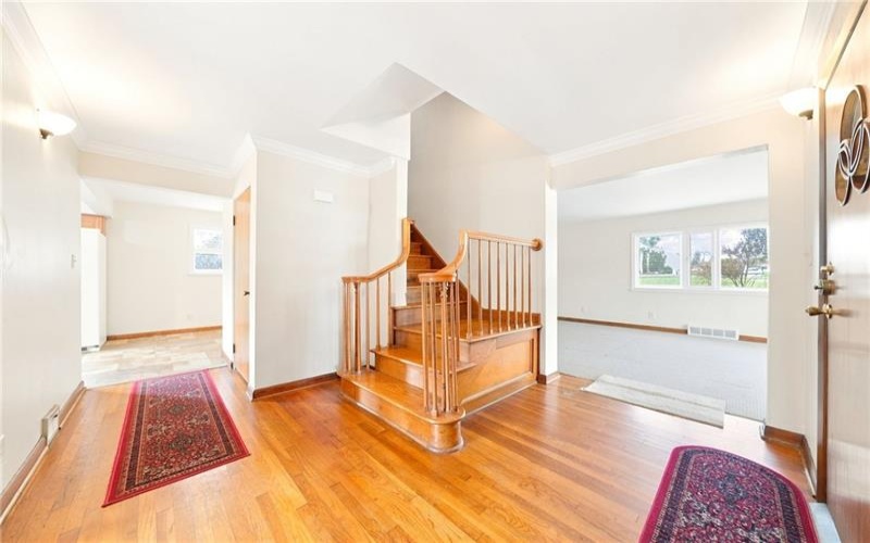 114 Jefferson Dr, Lower Burrell, 15068, 3 Bedroom Bedrooms, 8 Room Rooms,2 BathroomBathrooms,Residential,For Sale,Jefferson Dr,1773159