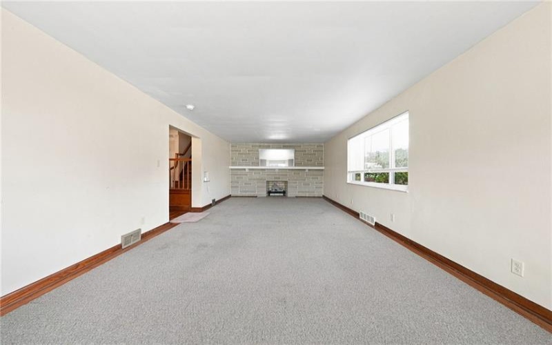 114 Jefferson Dr, Lower Burrell, 15068, 3 Bedroom Bedrooms, 8 Room Rooms,2 BathroomBathrooms,Residential,For Sale,Jefferson Dr,1773159