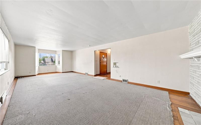 114 Jefferson Dr, Lower Burrell, 15068, 3 Bedroom Bedrooms, 8 Room Rooms,2 BathroomBathrooms,Residential,For Sale,Jefferson Dr,1773159
