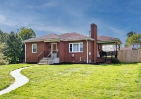 200 Davies STREET, New Kensington, 15068, 2 Bedroom Bedrooms, 7 Room Rooms,2 BathroomBathrooms,Residential,For Sale,Davies,1773195