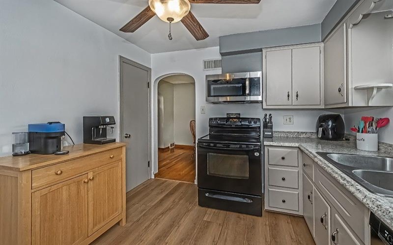 200 Davies STREET, New Kensington, 15068, 2 Bedroom Bedrooms, 7 Room Rooms,2 BathroomBathrooms,Residential,For Sale,Davies,1773195