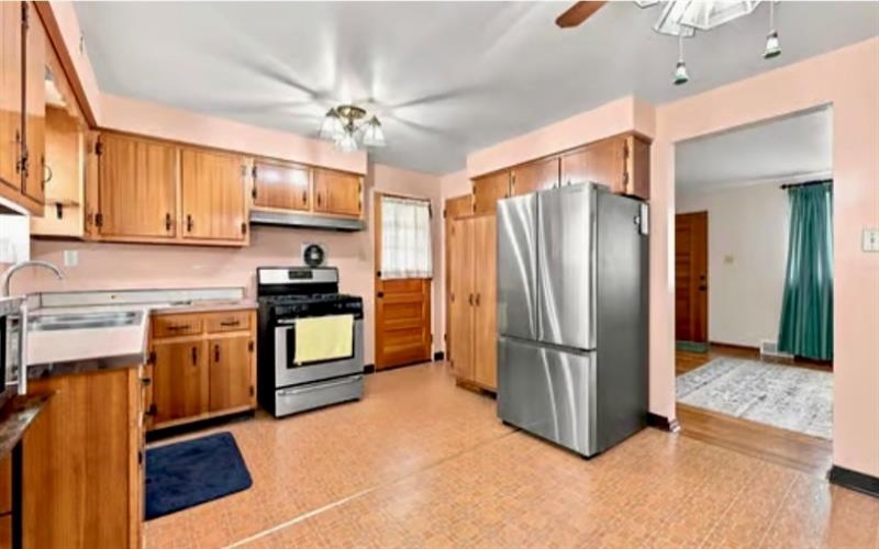 3020 Mintwood Dr, Lower Burrell, 15068, 3 Bedroom Bedrooms, 7 Room Rooms,2 BathroomBathrooms,Residential,For Sale,Mintwood Dr,1773201