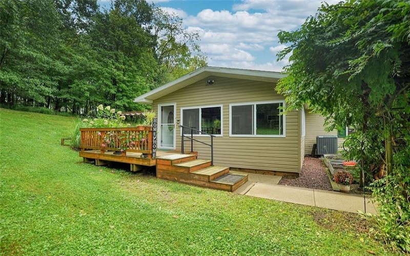 46 &48 Wussick Drive, McDonald, 15057, 3 Bedroom Bedrooms, 13 Room Rooms,2.1 BathroomBathrooms,Residential,For Sale,Wussick Drive,1773208