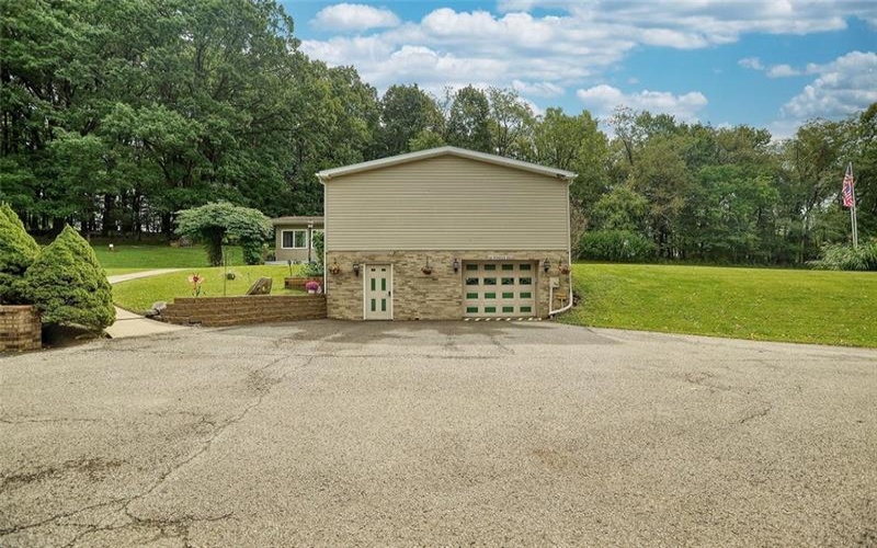 46 &48 Wussick Drive, McDonald, 15057, 3 Bedroom Bedrooms, 13 Room Rooms,2.1 BathroomBathrooms,Residential,For Sale,Wussick Drive,1773208