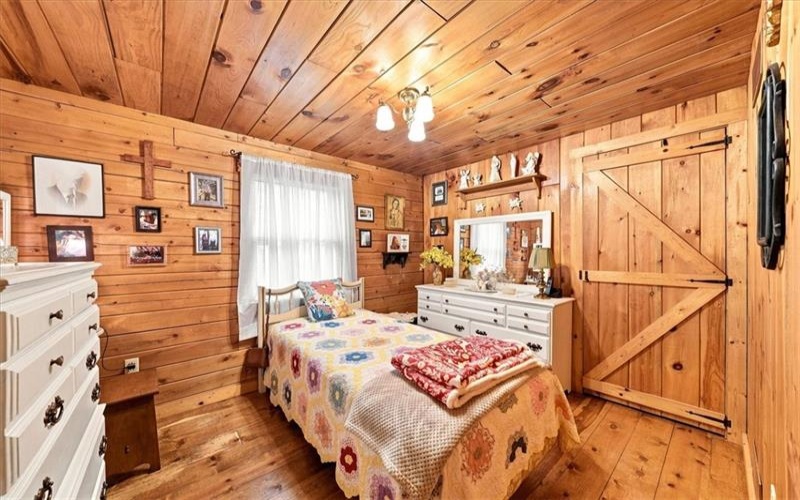 107 Locust St, Jeannette, 15644, 2 Bedroom Bedrooms, 6 Room Rooms,2.1 BathroomBathrooms,Residential,For Sale,Locust St,1773221