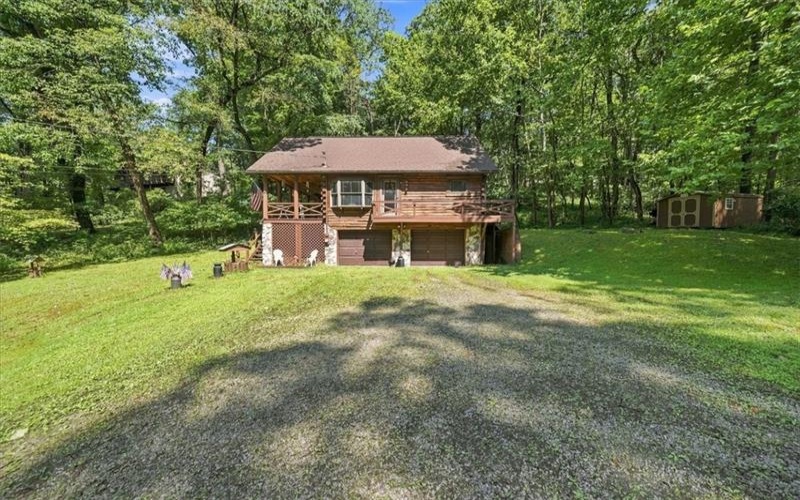 107 Locust St, Jeannette, 15644, 2 Bedroom Bedrooms, 6 Room Rooms,2.1 BathroomBathrooms,Residential,For Sale,Locust St,1773221