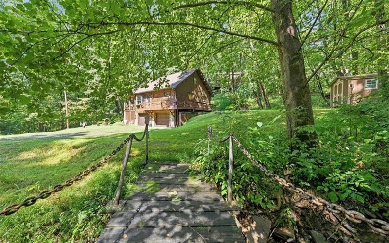 107 Locust St, Jeannette, 15644, 2 Bedroom Bedrooms, 6 Room Rooms,2.1 BathroomBathrooms,Residential,For Sale,Locust St,1773221