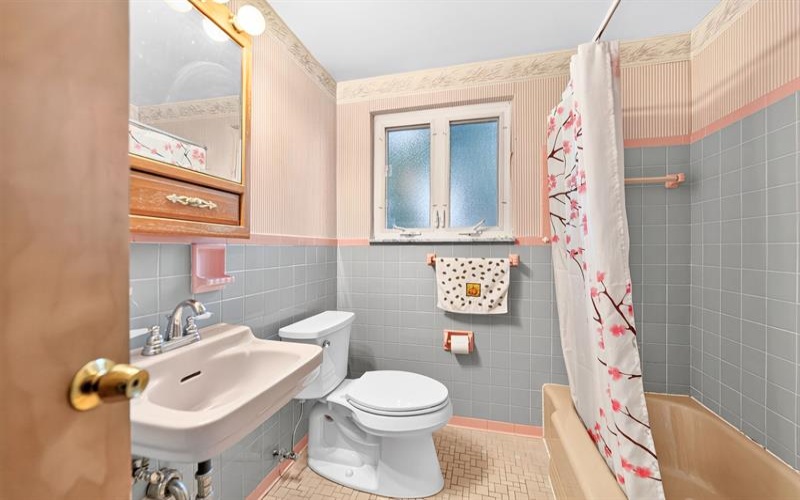 110 Sunrise DRIVE, Irwin, 15642, 3 Bedroom Bedrooms, ,2 BathroomBathrooms,Residential,For Sale,Sunrise,1773242