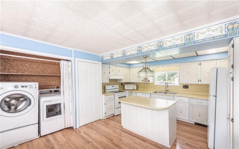 146 Carmichaels Street, Rices Landing, 15357, 3 Bedroom Bedrooms, 5 Room Rooms,1.1 BathroomBathrooms,Residential,For Sale,Carmichaels Street,1773239
