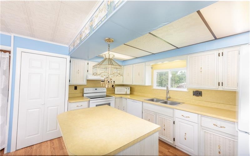 146 Carmichaels Street, Rices Landing, 15357, 3 Bedroom Bedrooms, 5 Room Rooms,1.1 BathroomBathrooms,Residential,For Sale,Carmichaels Street,1773239