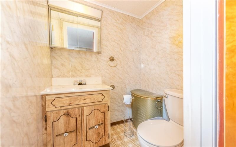 146 Carmichaels Street, Rices Landing, 15357, 3 Bedroom Bedrooms, 5 Room Rooms,1.1 BathroomBathrooms,Residential,For Sale,Carmichaels Street,1773239