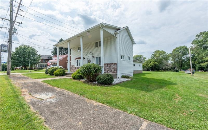 146 Carmichaels Street, Rices Landing, 15357, 3 Bedroom Bedrooms, 5 Room Rooms,1.1 BathroomBathrooms,Residential,For Sale,Carmichaels Street,1773239