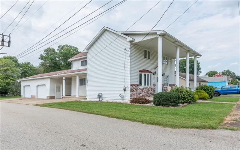 146 Carmichaels Street, Rices Landing, 15357, 3 Bedroom Bedrooms, 5 Room Rooms,1.1 BathroomBathrooms,Residential,For Sale,Carmichaels Street,1773239