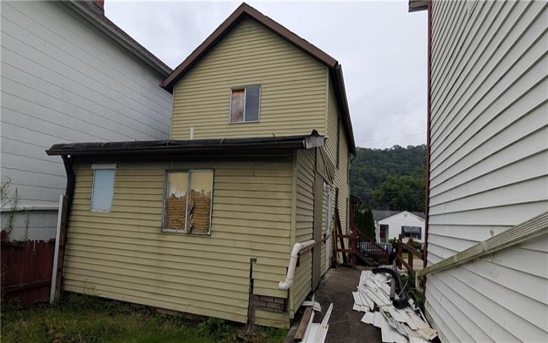 203 Newtown Avenue, Millsboro, 15348, 2 Bedroom Bedrooms, ,Residential,For Sale,Newtown Avenue,1773261