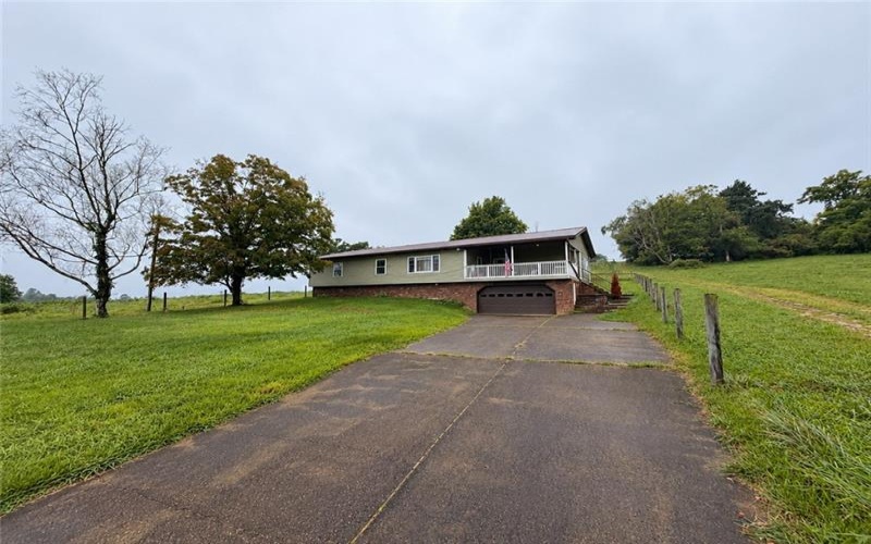 189 Lake Lynn Rd, Lake Lynn, 15451, 3 Bedroom Bedrooms, ,1 BathroomBathrooms,Residential,For Sale,Lake Lynn Rd,1772708