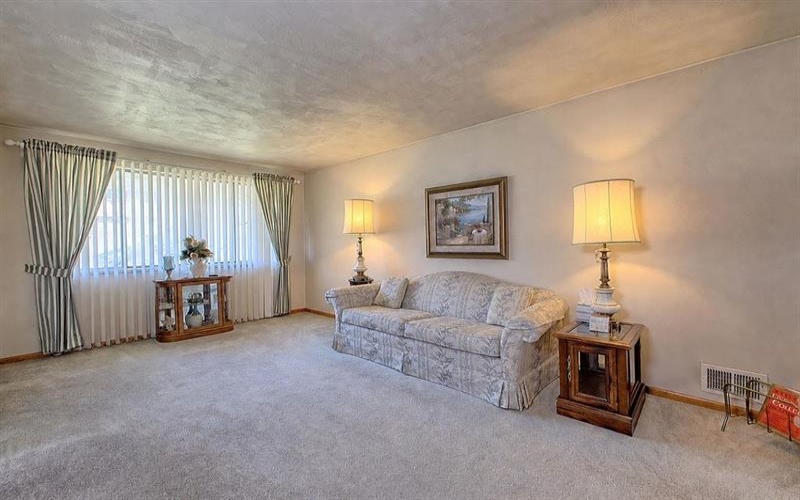 1678 Bernice DRIVE, North Huntingdon, 15642, 3 Bedroom Bedrooms, 10 Room Rooms,1.1 BathroomBathrooms,Residential,For Sale,Bernice,1773286