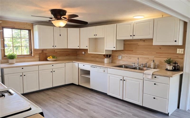 531 5th Avenue, Tinsmill, 15618, 4 Bedroom Bedrooms, 9 Room Rooms,1 BathroomBathrooms,Residential,For Sale,5th Avenue,1773287