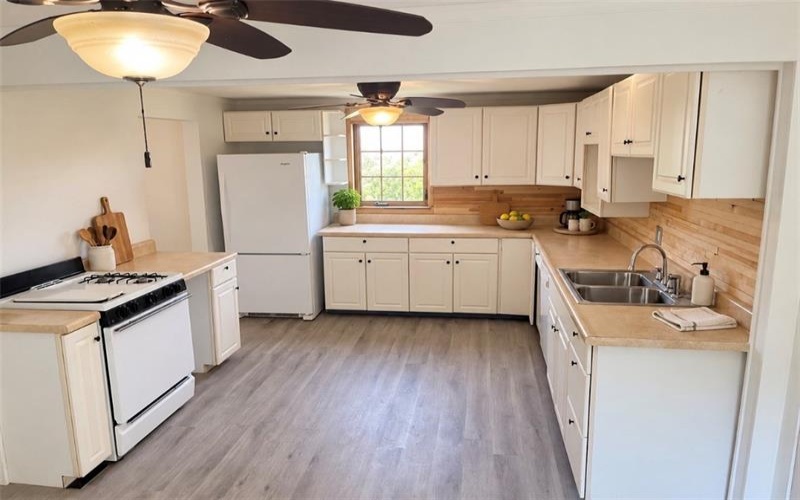 531 5th Avenue, Tinsmill, 15618, 4 Bedroom Bedrooms, 9 Room Rooms,1 BathroomBathrooms,Residential,For Sale,5th Avenue,1773287