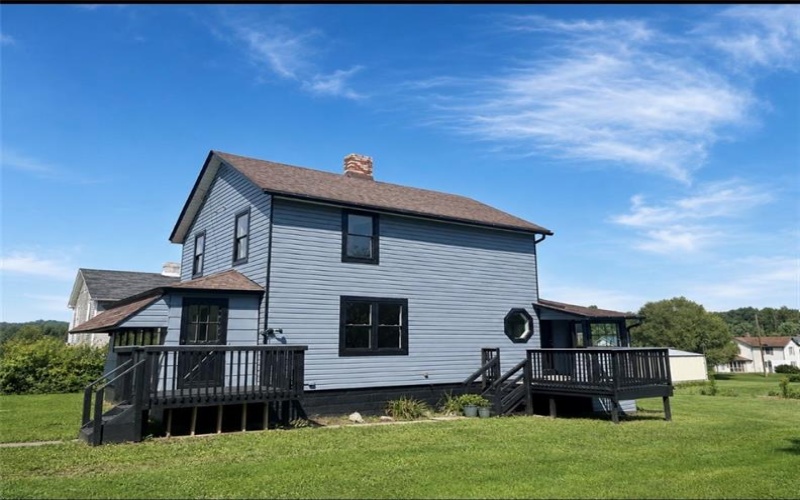 531 5th Avenue, Tinsmill, 15618, 4 Bedroom Bedrooms, 9 Room Rooms,1 BathroomBathrooms,Residential,For Sale,5th Avenue,1773287