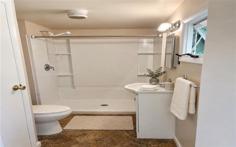 531 5th Avenue, Tinsmill, 15618, 4 Bedroom Bedrooms, 9 Room Rooms,1 BathroomBathrooms,Residential,For Sale,5th Avenue,1773287